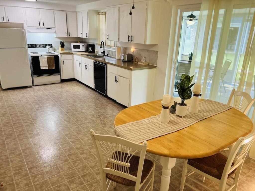 House Of Shells, Beautiful Garden, Fenced Yard, Dog Friendly, Fire Pit! Villa Crystal River Luaran gambar